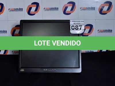 LOTE 087 - 01 MONITOR TV LED 19’’ SEM PÉ MARCA TOTEVIISON COM A TELA TRINCADA. (NO ESTADO) 0000031