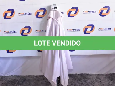 LOTE 030 - 01 OMBRELONE FALTANDO O CONTRAPESO E A BASE. (UMBRELA) (NO ESTADO) BH1589P