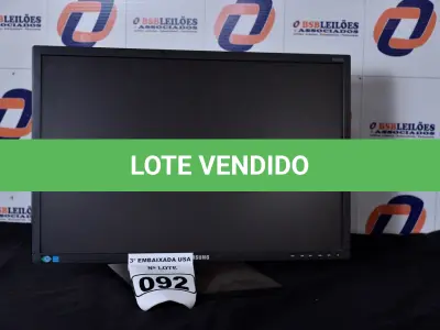 LOTE 092 - 01 MONITOR 22’’ MARCA SAMSUNG COM PÉ. (NO ESTADO) AV9705P