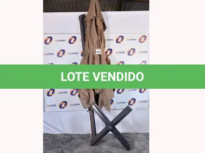 LOTE 019 - 01 OMBRELONE FALTANDO O CONTRAPESO DA BASE. (UMBRELA) (NO ESTADO) AV9675J