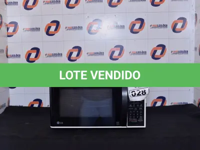 LOTE 028 - 01 FORNO MICRO-ONDAS 30L MARCA LG 220V. (OVEN, MICROWAVE) (NO ESTADO) BF8676P