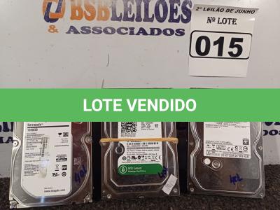 LOTE 015 - 01 LOTE COM 03 HDS, SENDO 02 DE 500GB E 01 1TB E 16 PENTS DE MEMÓRIA DDR3 PARA SERVIDOR COM 8GB CADA. (NO ESTADO) ATENÇÃO! FAZER A VISITAÇÃO ANTES DE ARREMATAR, NÃO SABEMOS SE FUNCIONA. LEILÃO NÃO TEM GARANTIA E NEM DEVOLUÇÃO, SUJEITO A POSSÍVEIS AVARIAS VISÍVEIS/OCULTAS E/OU AUSÊNCIA DE COMPONENTES.