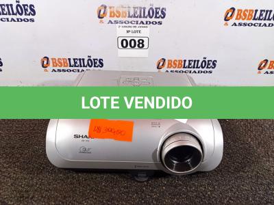 LOTE 008 - 01 PROJETOR MARCA SHARP XR-10S. (NO ESTADO) ATENÇÃO! FAZER A VISITAÇÃO ANTES DE ARREMATAR, NÃO SABEMOS SE FUNCIONA. LEILÃO NÃO TEM GARANTIA E NEM DEVOLUÇÃO, SUJEITO A POSSÍVEIS AVARIAS VISÍVEIS/OCULTAS E/OU AUSÊNCIA DE COMPONENTES.