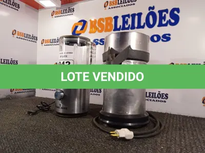 LOTE 042 - 01 ESPREMEDOR DE LARANJA INCOMPLETO E 01 LIQUIDIFICADOR INCOMPLETO, AMBOS LIGANDO. (NO ESTADO) ATENÇÃO! FAZER A VISITAÇÃO ANTES DE ARREMATAR, NÃO SABEMOS SE FUNCIONA. LEILÃO NÃO TEM GARANTIA E NEM DEVOLUÇÃO, SUJEITO A POSSÍVEIS AVARIAS VISÍVEIS/OCULTAS E/OU AUSÊNCIA DE COMPONENTES.