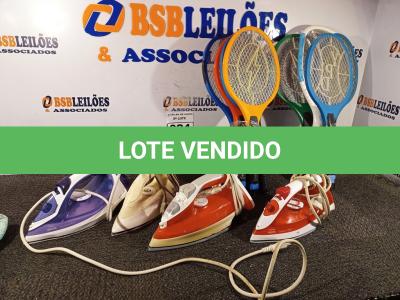 LOTE 024 - 04 FERROS DE PASSAR E VÁRIAS RAQUETES DE MATAR PERNILONGO. (NO ESTADO) ATENÇÃO! FAZER A VISITAÇÃO ANTES DE ARREMATAR, NÃO SABEMOS SE FUNCIONA. LEILÃO NÃO TEM GARANTIA E NEM DEVOLUÇÃO, SUJEITO A POSSÍVEIS AVARIAS VISÍVEIS/OCULTAS E/OU AUSÊNCIA DE COMPONENTES.