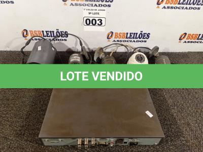 LOTE 003 - 01 SISTEMA DE CÂMERA DVR TECVOZ COM 05 CÂMERAS. (NO ESTADO) ATENÇÃO! FAZER A VISITAÇÃO ANTES DE ARREMATAR, NÃO SABEMOS SE FUNCIONA. LEILÃO NÃO TEM GARANTIA E NEM DEVOLUÇÃO, SUJEITO A POSSÍVEIS AVARIAS VISÍVEIS/OCULTAS E/OU AUSÊNCIA DE COMPONENTES.