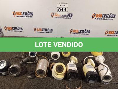 LOTE 011 - 01 LOTE COM CÂMERAS DE SEGURANÇA. (NO ESTADO) ATENÇÃO! FAZER A VISITAÇÃO ANTES DE ARREMATAR, NÃO SABEMOS SE FUNCIONA. LEILÃO NÃO TEM GARANTIA E NEM DEVOLUÇÃO, SUJEITO A POSSÍVEIS AVARIAS VISÍVEIS/OCULTAS E/OU AUSÊNCIA DE COMPONENTES.