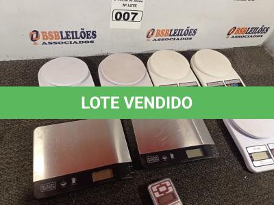 LOTE 007 - 07 BALANÇAS DIGITAL E 01 MINI BALANÇA DE PRECISÃO. (NO ESTADO) ATENÇÃO! FAZER A VISITAÇÃO ANTES DE ARREMATAR, NÃO SABEMOS SE FUNCIONA. LEILÃO NÃO TEM GARANTIA E NEM DEVOLUÇÃO, SUJEITO A POSSÍVEIS AVARIAS VISÍVEIS/OCULTAS E/OU AUSÊNCIA DE COMPONENTES.