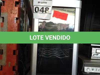 LOTE 048 - 01 ADEGA PARA VINHOS 08 GARRAFAS 220V, MODELO:25127 MARCA DYNASTY. (NO ESTADO) ATENÇÃO! FAZER A VISITAÇÃO ANTES DE ARREMATAR, NÃO SABEMOS SE FUNCIONA. LEILÃO NÃO TEM GARANTIA E NEM DEVOLUÇÃO, SUJEITO A POSSÍVEIS AVARIAS VISÍVEIS/OCULTAS E/OU AUSÊNCIA DE COMPONENTES.