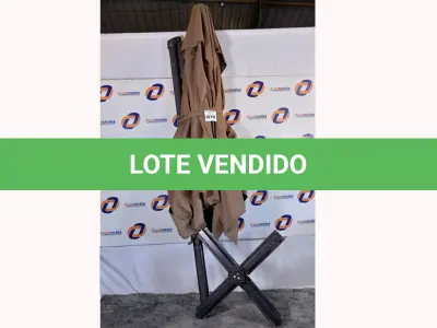 LOTE 019 - 01 OMBRELONE FALTANDO O CONTRAPESO DA BASE. (UMBRELA) (NO ESTADO) AV9675J