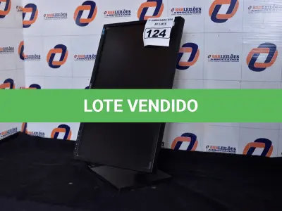 LOTE 124 - 01 MONITOR 22’’ LCD SEM O PÉ MARCA SAMSUNG. (NO ESTADO) AV9706K