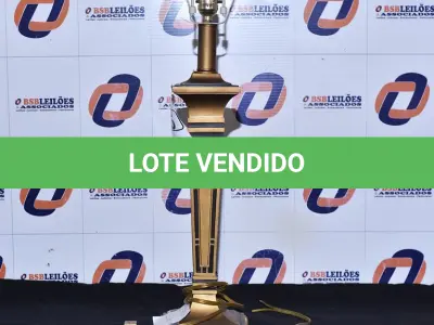 LOTE 025 - 01 ABAJUR SEM A CÚPULA 250V. (LAMPHOSEHOLD, TABLE) (NO ESTADO) AU2035L