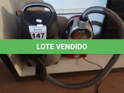 LOTE 147 - 02 ASPIRADORES DE PÓ. (NO ESTADO) ATENÇÃO! FAZER A VISITAÇÃO ANTES DE ARREMATAR, NÃO SABEMOS SE FUNCIONA. LEILÃO NÃO TEM GARANTIA E NEM DEVOLUÇÃO, SUJEITO A POSSÍVEIS AVARIAS VISÍVEIS/OCULTAS E/OU AUSÊNCIA DE COMPONENTES.