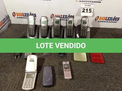 LOTE 215 - 01 LOTE COM 07 CELULARES DIVERSOS, 01 MINI GRAVADOR SONY E 05 TELEFONES SEM FIO. (NO ESTADO) ATENÇÃO! FAZER A VISITAÇÃO ANTES DE ARREMATAR, NÃO SABEMOS SE FUNCIONA. LEILÃO NÃO TEM GARANTIA E NEM DEVOLUÇÃO, SUJEITO A POSSÍVEIS AVARIAS VISÍVEIS/OCULTAS E/OU AUSÊNCIA DE COMPONENTES.