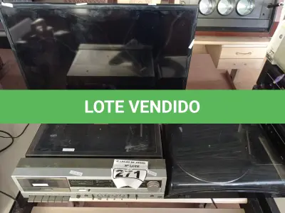 LOTE 271 - 01 TV 32’’ PARA RETIRADA DE PEÇAS, 01 TOCA DISCOS E 01 SOM TOSHIBA. (NO ESTADO) ATENÇÃO! FAZER A VISITAÇÃO ANTES DE ARREMATAR, NÃO SABEMOS SE FUNCIONA. LEILÃO NÃO TEM GARANTIA E NEM DEVOLUÇÃO, SUJEITO A POSSÍVEIS AVARIAS VISÍVEIS/OCULTAS E/OU AUSÊNCIA DE COMPONENTES.