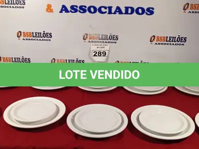 LOTE 289 - 10 PRATOS RASOS E 10 PRATOS DE SOBREMESA. (NO ESTADO) ATENÇÃO! FAZER A VISITAÇÃO ANTES DE ARREMATAR, NÃO SABEMOS SE FUNCIONA. LEILÃO NÃO TEM GARANTIA E NEM DEVOLUÇÃO, SUJEITO A POSSÍVEIS AVARIAS VISÍVEIS/OCULTAS E/OU AUSÊNCIA DE COMPONENTES.