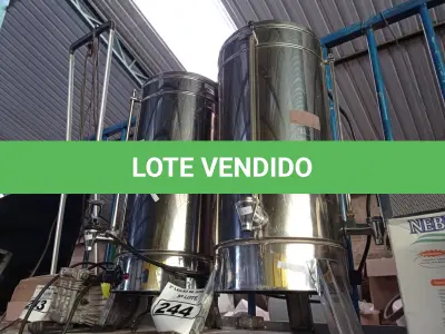 LOTE 244 - 02 CAFETEIRAS EM INOX. (NO ESTADO) ATENÇÃO! FAZER A VISITAÇÃO ANTES DE ARREMATAR, NÃO SABEMOS SE FUNCIONA. LEILÃO NÃO TEM GARANTIA E NEM DEVOLUÇÃO, SUJEITO A POSSÍVEIS AVARIAS VISÍVEIS/OCULTAS E/OU AUSÊNCIA DE COMPONENTES.
