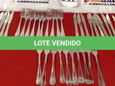 LOTE 317 - 01 LOTE COM 02 JOGOS DE FACAS E 02 JOGOS DE GARFOS. (NO ESTADO) ATENÇÃO! FAZER A VISITAÇÃO ANTES DE ARREMATAR, NÃO SABEMOS SE FUNCIONA. LEILÃO NÃO TEM GARANTIA E NEM DEVOLUÇÃO, SUJEITO A POSSÍVEIS AVARIAS VISÍVEIS/OCULTAS E/OU AUSÊNCIA DE COMPONENTES.