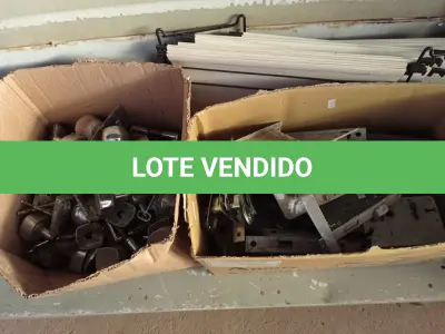 LOTE 249 - 01 LOTE COM SUCATAS DE FECHADURAS DIVERSAS E PASTAS SUSPENSAS. (NO ESTADO) ATENÇÃO! FAZER A VISITAÇÃO ANTES DE ARREMATAR, NÃO SABEMOS SE FUNCIONA. LEILÃO NÃO TEM GARANTIA E NEM DEVOLUÇÃO, SUJEITO A POSSÍVEIS AVARIAS VISÍVEIS/OCULTAS E/OU AUSÊNCIA DE COMPONENTES.