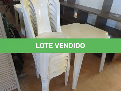LOTE 110 - 02 JOGOS DE MESAS QUADRADAS DE PLÁSTICO NA COR BRANCA. (NO ESTADO) ATENÇÃO! FAZER A VISITAÇÃO ANTES DE ARREMATAR, NÃO SABEMOS SE FUNCIONA. LEILÃO NÃO TEM GARANTIA E NEM DEVOLUÇÃO, SUJEITO A POSSÍVEIS AVARIAS VISÍVEIS/OCULTAS E/OU AUSÊNCIA DE COMPONENTES.