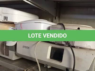 LOTE 246 - 04 CENTRAIS DE ALARME, 01 ROLOS TERMOELÉTRICOS MOD.2 MARCA LILIBETH COM AVARIAS E 02 PROJETORES MULTIMIDIA. (NO ESTADO) ATENÇÃO! FAZER A VISITAÇÃO ANTES DE ARREMATAR, NÃO SABEMOS SE FUNCIONA. LEILÃO NÃO TEM GARANTIA E NEM DEVOLUÇÃO, SUJEITO A POSSÍVEIS AVARIAS VISÍVEIS/OCULTAS E/OU AUSÊNCIA DE COMPONENTES.