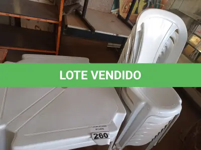 LOTE 260 - 02 JOGOS DE MESAS QUADRADAS DE PLÁSTICO NA COR BRANCA. (NO ESTADO) ATENÇÃO! FAZER A VISITAÇÃO ANTES DE ARREMATAR, NÃO SABEMOS SE FUNCIONA. LEILÃO NÃO TEM GARANTIA E NEM DEVOLUÇÃO, SUJEITO A POSSÍVEIS AVARIAS VISÍVEIS/OCULTAS E/OU AUSÊNCIA DE COMPONENTES.