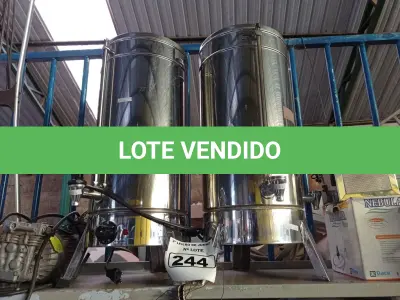 LOTE 244 - 02 CAFETEIRAS EM INOX. (NO ESTADO) ATENÇÃO! FAZER A VISITAÇÃO ANTES DE ARREMATAR, NÃO SABEMOS SE FUNCIONA. LEILÃO NÃO TEM GARANTIA E NEM DEVOLUÇÃO, SUJEITO A POSSÍVEIS AVARIAS VISÍVEIS/OCULTAS E/OU AUSÊNCIA DE COMPONENTES.