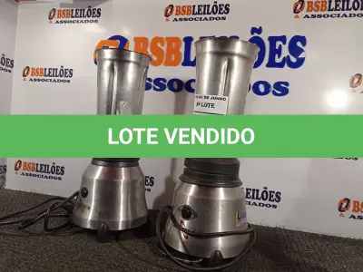 LOTE 143 - 02 LIQUIDIFICADORES SEMI INDUSTRIAL COM AVARIAS. (NO ESTADO) ATENÇÃO! FAZER A VISITAÇÃO ANTES DE ARREMATAR, NÃO SABEMOS SE FUNCIONA. LEILÃO NÃO TEM GARANTIA E NEM DEVOLUÇÃO, SUJEITO A POSSÍVEIS AVARIAS VISÍVEIS/OCULTAS E/OU AUSÊNCIA DE COMPONENTES.