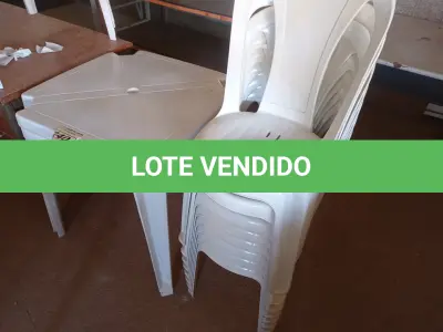 LOTE 240 - 02 JOGOS DE MESAS QUADRADAS DE PLÁSTICO NA COR BRANCA. (NO ESTADO) ATENÇÃO! FAZER A VISITAÇÃO ANTES DE ARREMATAR, NÃO SABEMOS SE FUNCIONA. LEILÃO NÃO TEM GARANTIA E NEM DEVOLUÇÃO, SUJEITO A POSSÍVEIS AVARIAS VISÍVEIS/OCULTAS E/OU AUSÊNCIA DE COMPONENTES.