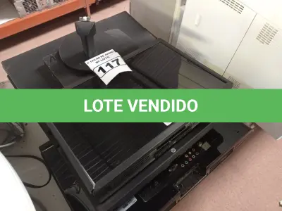 LOTE 117 - 09 MONITORES LCD MARCAS E MODELOS DIVERSOS COM AVARIAS. (NO ESTADO) ATENÇÃO! FAZER A VISITAÇÃO ANTES DE ARREMATAR, NÃO SABEMOS SE FUNCIONA. LEILÃO NÃO TEM GARANTIA E NEM DEVOLUÇÃO, SUJEITO A POSSÍVEIS AVARIAS VISÍVEIS/OCULTAS E/OU AUSÊNCIA DE COMPONENTES.