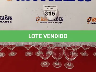 LOTE 315 - 12 TAÇAS PARA ÁGUA. (NO ESTADO) ATENÇÃO! FAZER A VISITAÇÃO ANTES DE ARREMATAR, NÃO SABEMOS SE FUNCIONA. LEILÃO NÃO TEM GARANTIA E NEM DEVOLUÇÃO, SUJEITO A POSSÍVEIS AVARIAS VISÍVEIS/OCULTAS E/OU AUSÊNCIA DE COMPONENTES.
