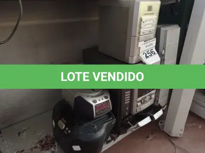 LOTE 256 - 02 APARELHOS DE SOM, SENDO 01 INCOMPLETO E 02 MICROS SYSTEM. (NO ESTADO) ATENÇÃO! FAZER A VISITAÇÃO ANTES DE ARREMATAR, NÃO SABEMOS SE FUNCIONA. LEILÃO NÃO TEM GARANTIA E NEM DEVOLUÇÃO, SUJEITO A POSSÍVEIS AVARIAS VISÍVEIS/OCULTAS E/OU AUSÊNCIA DE COMPONENTES.