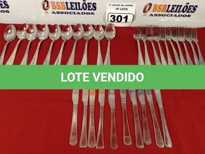 LOTE 301 - 01 LOTE COM 10 GARFOS, 10 COLHERES E 10 FACAS. (NO ESTADO) ATENÇÃO! FAZER A VISITAÇÃO ANTES DE ARREMATAR, NÃO SABEMOS SE FUNCIONA. LEILÃO NÃO TEM GARANTIA E NEM DEVOLUÇÃO, SUJEITO A POSSÍVEIS AVARIAS VISÍVEIS/OCULTAS E/OU AUSÊNCIA DE COMPONENTES.