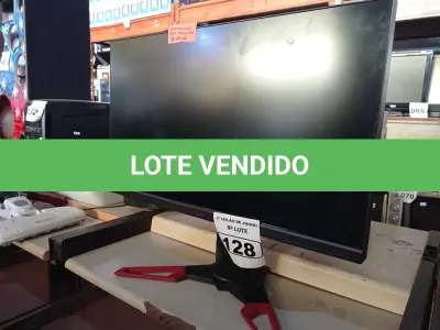 LOTE 128 - 01 MONITOR 27’’ MARCA ACER COM A TELA TREMIDA. (NO ESTADO) ATENÇÃO! FAZER A VISITAÇÃO ANTES DE ARREMATAR, NÃO SABEMOS SE FUNCIONA. LEILÃO NÃO TEM GARANTIA E NEM DEVOLUÇÃO, SUJEITO A POSSÍVEIS AVARIAS VISÍVEIS/OCULTAS E/OU AUSÊNCIA DE COMPONENTES.