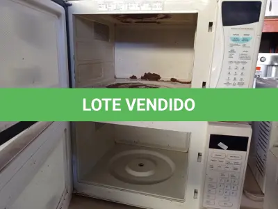 LOTE 123 - 03 MICRO-ONDAS MARCAS E MODELOS DIVERSOS, SENDO 01 COM PRATO, TODOS PARA RETIRADA DE PEÇAS. (NO ESTADO) ATENÇÃO! FAZER A VISITAÇÃO ANTES DE ARREMATAR, NÃO SABEMOS SE FUNCIONA. LEILÃO NÃO TEM GARANTIA E NEM DEVOLUÇÃO, SUJEITO A POSSÍVEIS AVARIAS VISÍVEIS/OCULTAS E/OU AUSÊNCIA DE COMPONENTES.