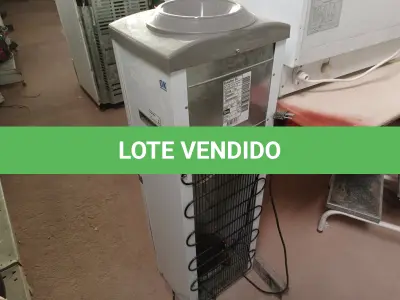 LOTE 242 - 01 BEBEDOURO REFRIGERADO PARA GARRAFÃO 220V. (NO ESTADO) ATENÇÃO! FAZER A VISITAÇÃO ANTES DE ARREMATAR, NÃO SABEMOS SE FUNCIONA. LEILÃO NÃO TEM GARANTIA E NEM DEVOLUÇÃO, SUJEITO A POSSÍVEIS AVARIAS VISÍVEIS/OCULTAS E/OU AUSÊNCIA DE COMPONENTES.