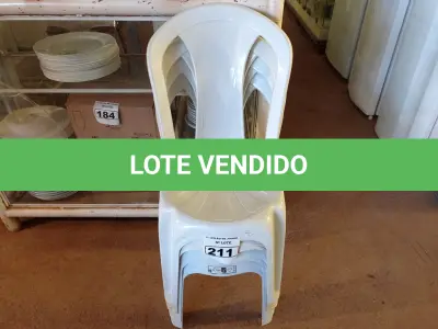 LOTE 211 - 04 CADEIRAS DE PLÁSTICO. (NO ESTADO) ATENÇÃO! FAZER A VISITAÇÃO ANTES DE ARREMATAR, NÃO SABEMOS SE FUNCIONA. LEILÃO NÃO TEM GARANTIA E NEM DEVOLUÇÃO, SUJEITO A POSSÍVEIS AVARIAS VISÍVEIS/OCULTAS E/OU AUSÊNCIA DE COMPONENTES.