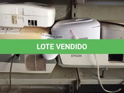 LOTE 246 - 04 CENTRAIS DE ALARME, 01 ROLOS TERMOELÉTRICOS MOD.2 MARCA LILIBETH COM AVARIAS E 02 PROJETORES MULTIMIDIA. (NO ESTADO) ATENÇÃO! FAZER A VISITAÇÃO ANTES DE ARREMATAR, NÃO SABEMOS SE FUNCIONA. LEILÃO NÃO TEM GARANTIA E NEM DEVOLUÇÃO, SUJEITO A POSSÍVEIS AVARIAS VISÍVEIS/OCULTAS E/OU AUSÊNCIA DE COMPONENTES.
