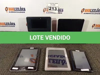 LOTE 213 - 02 NETBOOK’S E 03 TABLET’S MARCAS E MODELOS DIVERSOS. (NO ESTADO) ATENÇÃO! FAZER A VISITAÇÃO ANTES DE ARREMATAR, NÃO SABEMOS SE FUNCIONA. LEILÃO NÃO TEM GARANTIA E NEM DEVOLUÇÃO, SUJEITO A POSSÍVEIS AVARIAS VISÍVEIS/OCULTAS E/OU AUSÊNCIA DE COMPONENTES.