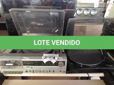 LOTE 271 - 01 TV 32’’ PARA RETIRADA DE PEÇAS, 01 TOCA DISCOS E 01 SOM TOSHIBA. (NO ESTADO) ATENÇÃO! FAZER A VISITAÇÃO ANTES DE ARREMATAR, NÃO SABEMOS SE FUNCIONA. LEILÃO NÃO TEM GARANTIA E NEM DEVOLUÇÃO, SUJEITO A POSSÍVEIS AVARIAS VISÍVEIS/OCULTAS E/OU AUSÊNCIA DE COMPONENTES.