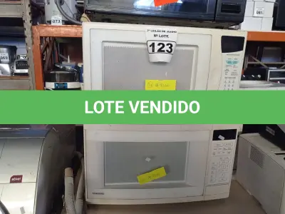 LOTE 123 - 03 MICRO-ONDAS MARCAS E MODELOS DIVERSOS, SENDO 01 COM PRATO, TODOS PARA RETIRADA DE PEÇAS. (NO ESTADO) ATENÇÃO! FAZER A VISITAÇÃO ANTES DE ARREMATAR, NÃO SABEMOS SE FUNCIONA. LEILÃO NÃO TEM GARANTIA E NEM DEVOLUÇÃO, SUJEITO A POSSÍVEIS AVARIAS VISÍVEIS/OCULTAS E/OU AUSÊNCIA DE COMPONENTES.