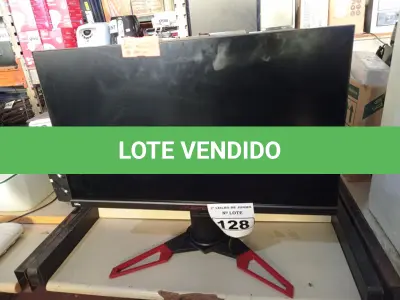 LOTE 128 - 01 MONITOR 27’’ MARCA ACER COM A TELA TREMIDA. (NO ESTADO) ATENÇÃO! FAZER A VISITAÇÃO ANTES DE ARREMATAR, NÃO SABEMOS SE FUNCIONA. LEILÃO NÃO TEM GARANTIA E NEM DEVOLUÇÃO, SUJEITO A POSSÍVEIS AVARIAS VISÍVEIS/OCULTAS E/OU AUSÊNCIA DE COMPONENTES.