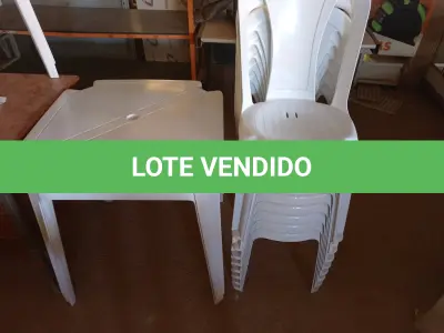 LOTE 230 - 02 JOGOS DE MESAS QUADRADAS DE PLÁSTICO NA COR BRANCA. (NO ESTADO) ATENÇÃO! FAZER A VISITAÇÃO ANTES DE ARREMATAR, NÃO SABEMOS SE FUNCIONA. LEILÃO NÃO TEM GARANTIA E NEM DEVOLUÇÃO, SUJEITO A POSSÍVEIS AVARIAS VISÍVEIS/OCULTAS E/OU AUSÊNCIA DE COMPONENTES.