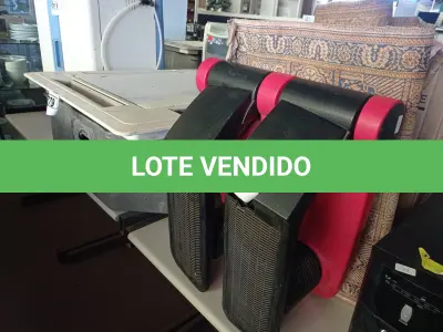 LOTE 277 - 01 ACESSÓRIO PARA EXERCÍCIO DE PERNAS E 01 TAPETE PASSADEIRA. (NO ESTADO) ATENÇÃO! FAZER A VISITAÇÃO ANTES DE ARREMATAR, NÃO SABEMOS SE FUNCIONA. LEILÃO NÃO TEM GARANTIA E NEM DEVOLUÇÃO, SUJEITO A POSSÍVEIS AVARIAS VISÍVEIS/OCULTAS E/OU AUSÊNCIA DE COMPONENTES.