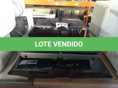 LOTE 117 - 09 MONITORES LCD MARCAS E MODELOS DIVERSOS COM AVARIAS. (NO ESTADO) ATENÇÃO! FAZER A VISITAÇÃO ANTES DE ARREMATAR, NÃO SABEMOS SE FUNCIONA. LEILÃO NÃO TEM GARANTIA E NEM DEVOLUÇÃO, SUJEITO A POSSÍVEIS AVARIAS VISÍVEIS/OCULTAS E/OU AUSÊNCIA DE COMPONENTES.