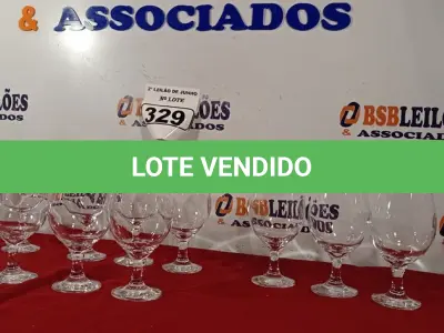 LOTE 329 - 12 TAÇAS PARA VINHO TINTO. (NO ESTADO) ATENÇÃO! FAZER A VISITAÇÃO ANTES DE ARREMATAR, NÃO SABEMOS SE FUNCIONA. LEILÃO NÃO TEM GARANTIA E NEM DEVOLUÇÃO, SUJEITO A POSSÍVEIS AVARIAS VISÍVEIS/OCULTAS E/OU AUSÊNCIA DE COMPONENTES.