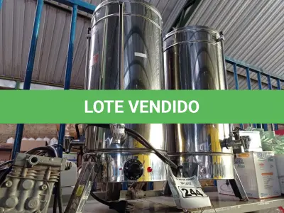 LOTE 244 - 02 CAFETEIRAS EM INOX. (NO ESTADO) ATENÇÃO! FAZER A VISITAÇÃO ANTES DE ARREMATAR, NÃO SABEMOS SE FUNCIONA. LEILÃO NÃO TEM GARANTIA E NEM DEVOLUÇÃO, SUJEITO A POSSÍVEIS AVARIAS VISÍVEIS/OCULTAS E/OU AUSÊNCIA DE COMPONENTES.
