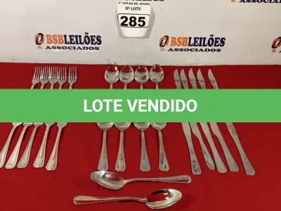 LOTE 285 - 01 LOTE COM 10 GARFOS, 10 COLHERES E 10 FACAS. (NO ESTADO) ATENÇÃO! FAZER A VISITAÇÃO ANTES DE ARREMATAR, NÃO SABEMOS SE FUNCIONA. LEILÃO NÃO TEM GARANTIA E NEM DEVOLUÇÃO, SUJEITO A POSSÍVEIS AVARIAS VISÍVEIS/OCULTAS E/OU AUSÊNCIA DE COMPONENTES.