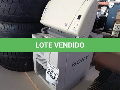 LOTE 263 - 01 IMPRESSORA DE CARTÃO, MODELO:UP-DR150 MARCA SONY E 01 SCANNER MARCA KODAK. (NO ESTADO) ATENÇÃO! FAZER A VISITAÇÃO ANTES DE ARREMATAR, NÃO SABEMOS SE FUNCIONA. LEILÃO NÃO TEM GARANTIA E NEM DEVOLUÇÃO, SUJEITO A POSSÍVEIS AVARIAS VISÍVEIS/OCULTAS E/OU AUSÊNCIA DE COMPONENTES.