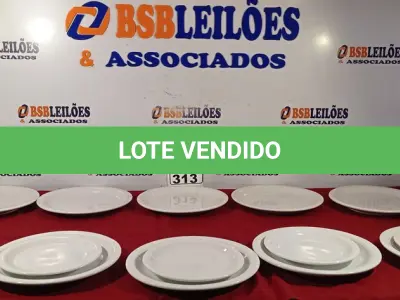LOTE 313 - 10 PRATOS RASOS E 05 PRATOS DE SOBREMESA. (NO ESTADO) ATENÇÃO! FAZER A VISITAÇÃO ANTES DE ARREMATAR, NÃO SABEMOS SE FUNCIONA. LEILÃO NÃO TEM GARANTIA E NEM DEVOLUÇÃO, SUJEITO A POSSÍVEIS AVARIAS VISÍVEIS/OCULTAS E/OU AUSÊNCIA DE COMPONENTES.